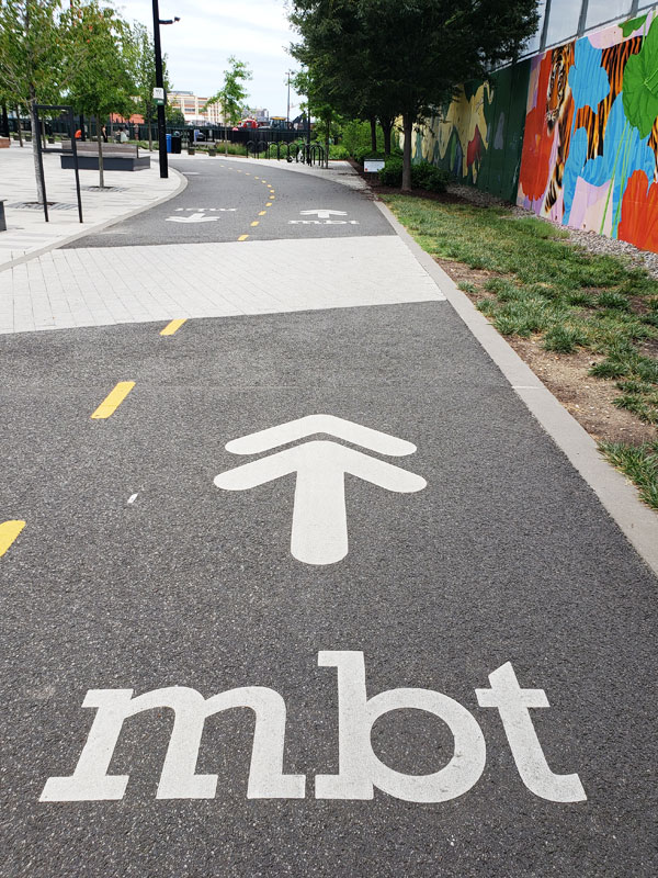 metropolitan bike trail road signage