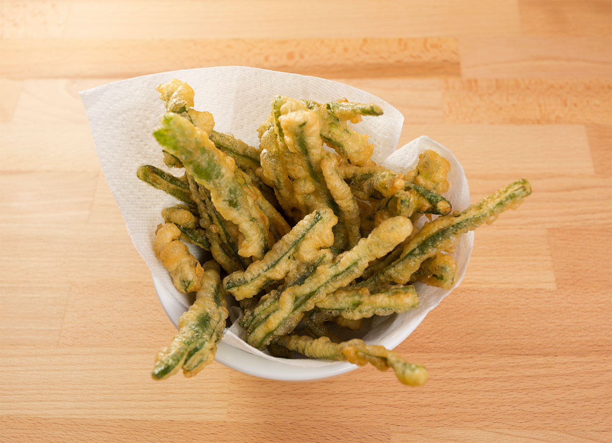 Beer Battered Green Beans with Tarragon Aioli